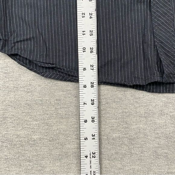 Skully Mens Shirt Black & White Pinstripe Pocketed Pearl Snap Button Down Sz. M - Picture 6 of 7